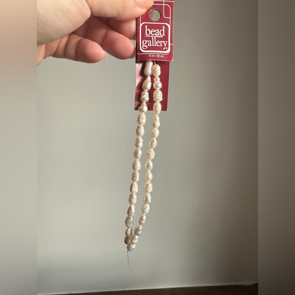 Gallery White Necklace